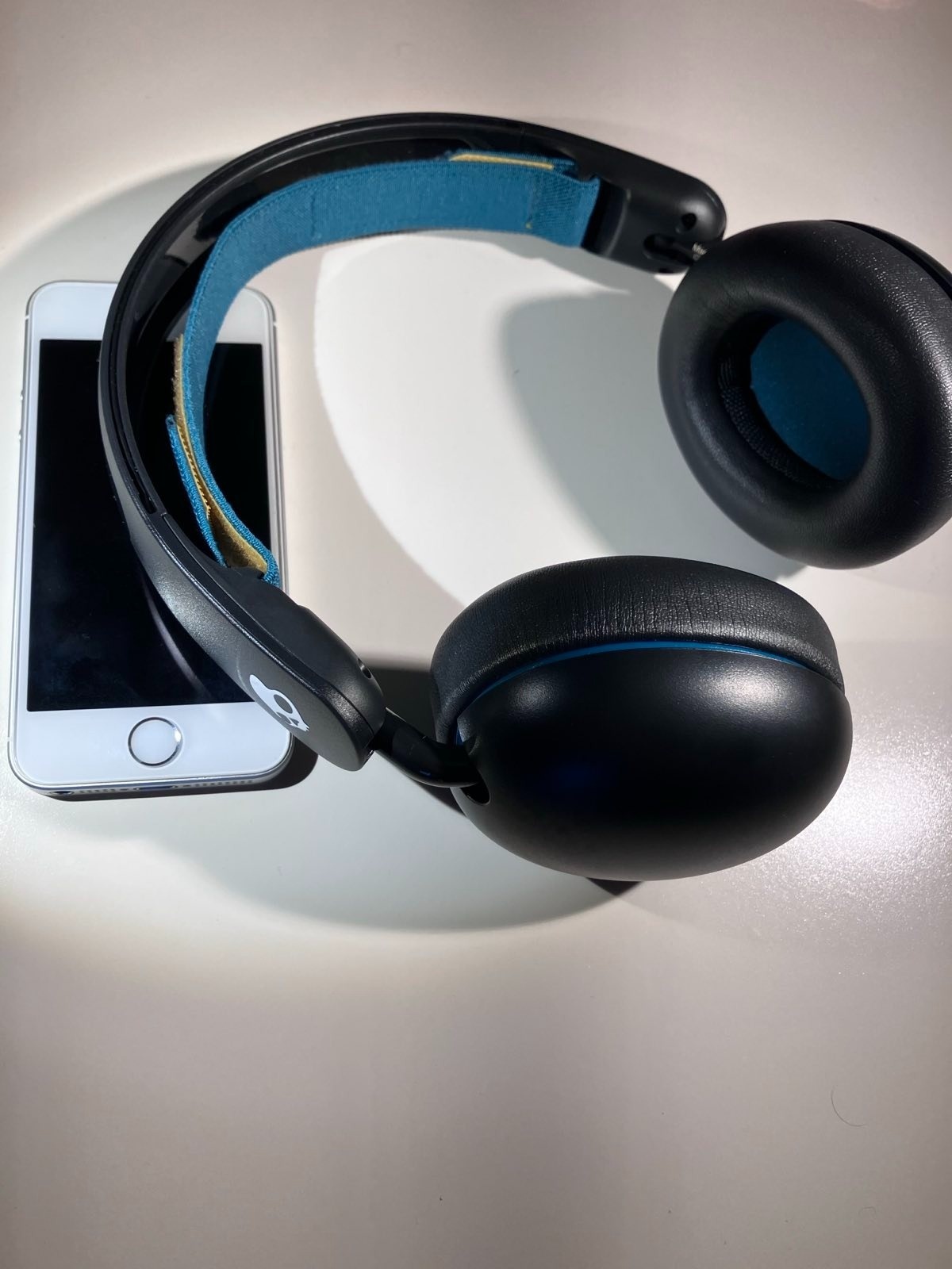 Image for Tech Up! Skullcandy Grom Headphones for Kids